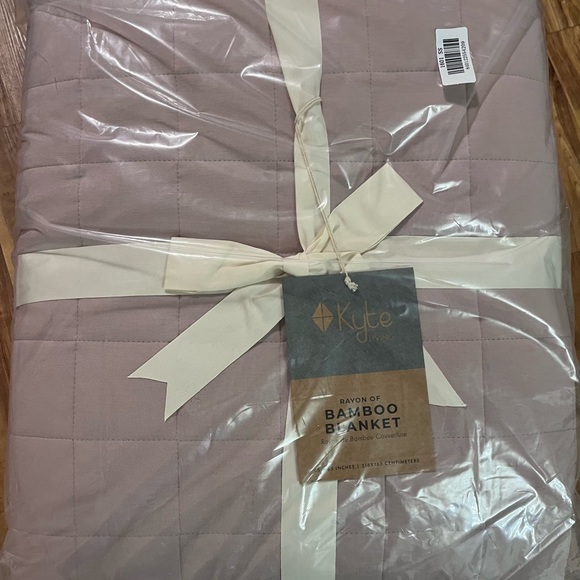 Kyte Baby Adult Blanket Sunset